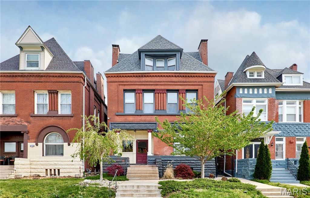 4253 Washington Boulevard B, St Louis, MO 63108