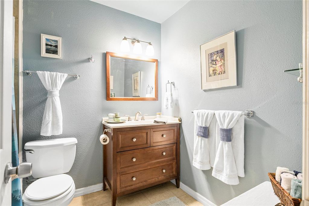 Image 12 of property listing at 1108 65TH AVENUE W, Bradenton, FL 34207