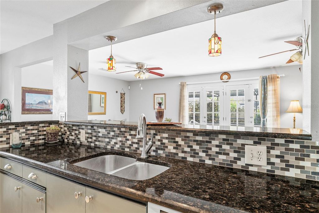 Image 17 of property listing at 1108 65TH AVENUE W, Bradenton, FL 34207