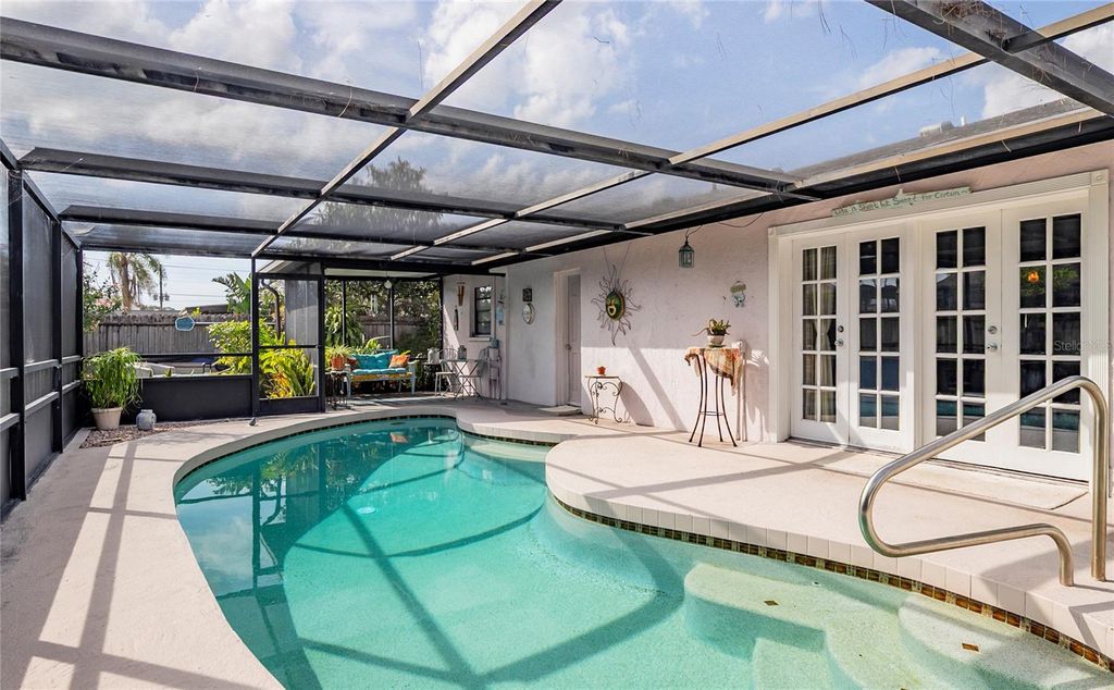 Image 20 of property listing at 1108 65TH AVENUE W, Bradenton, FL 34207