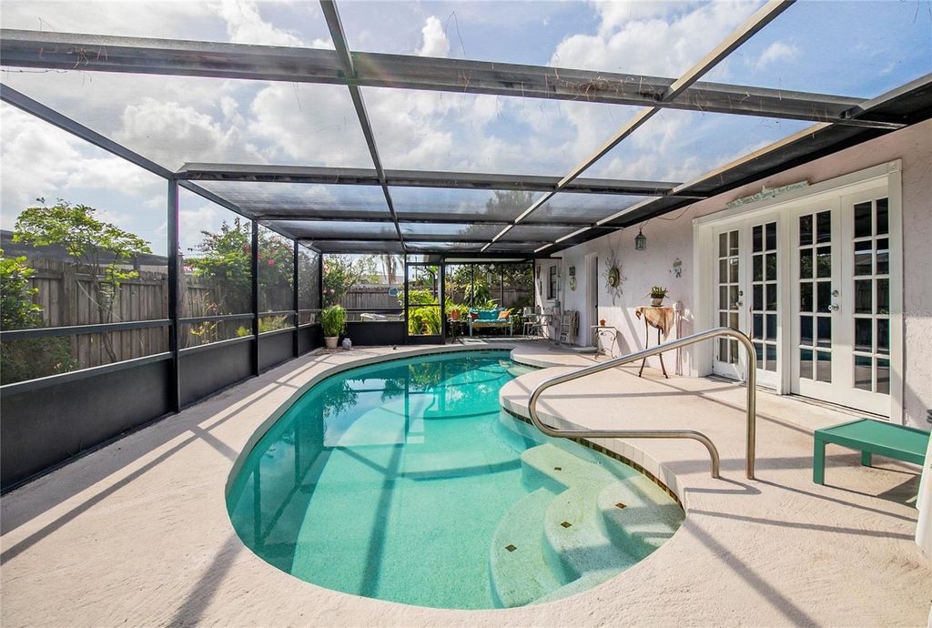 Image 21 of property listing at 1108 65TH AVENUE W, Bradenton, FL 34207