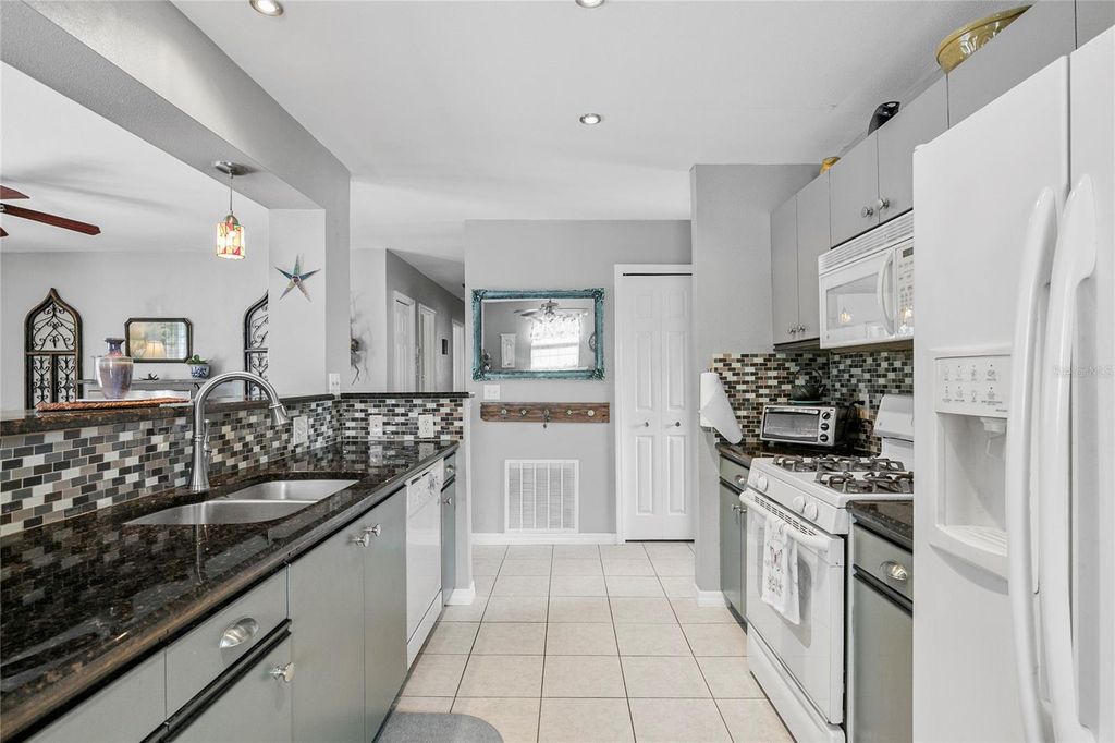 Image 7 of property listing at 1108 65TH AVENUE W, Bradenton, FL 34207