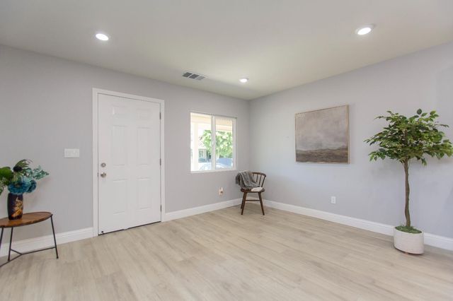 3360 Michigan Ave, Stockton, CA 95204