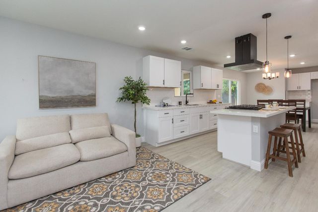 3360 Michigan Ave, Stockton, CA 95204