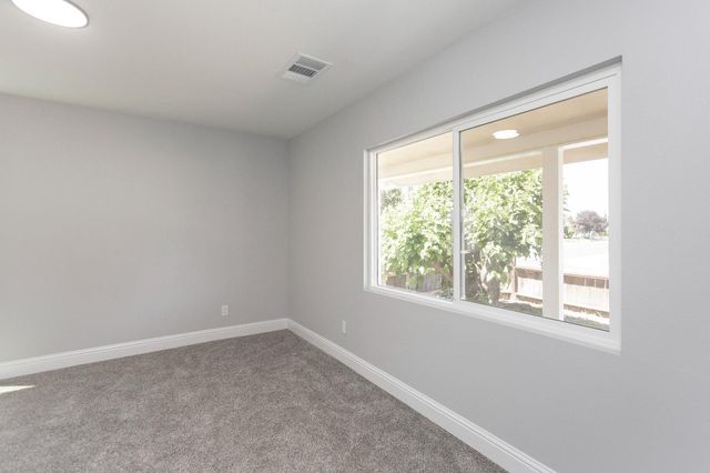 3360 Michigan Ave, Stockton, CA 95204