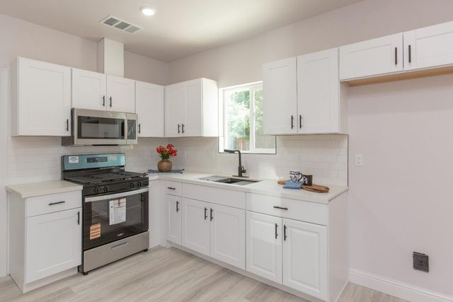 3360 Michigan Ave, Stockton, CA 95204