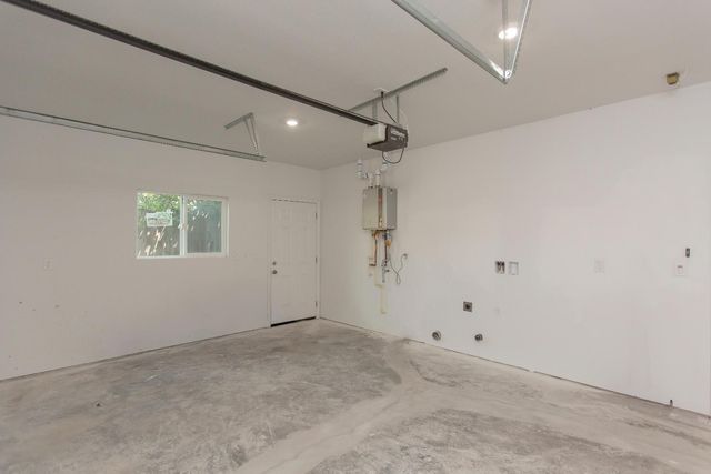 3360 Michigan Ave, Stockton, CA 95204