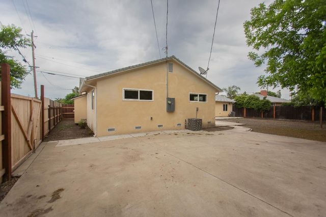 3360 Michigan Ave, Stockton, CA 95204