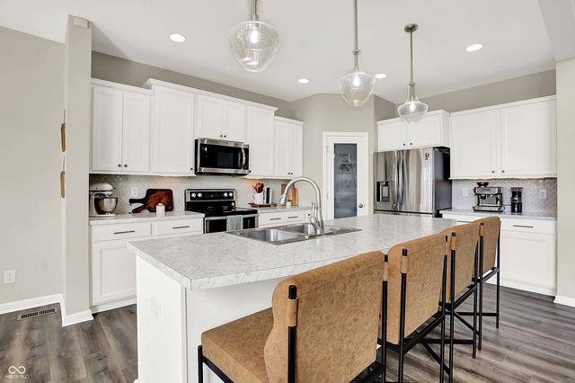 2288 Lingerman Court, Avon, IN 46123