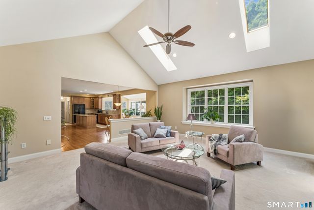 2 Pond View Drive, Newtown, CT 06470