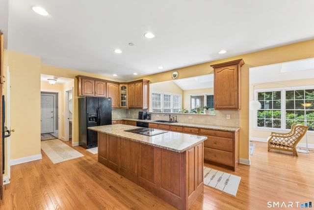 2 Pond View Drive, Newtown, CT 06470