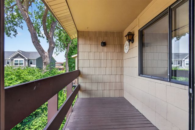 1 W Boulder Court 1B, Palos Hills, IL 60465