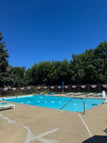 1 W Boulder Court 1B, Palos Hills, IL 60465