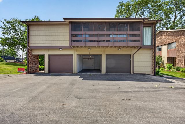 1 W Boulder Court 1B, Palos Hills, IL 60465