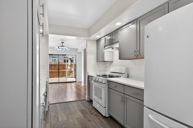 1 W Boulder Court 1B, Palos Hills, IL 60465