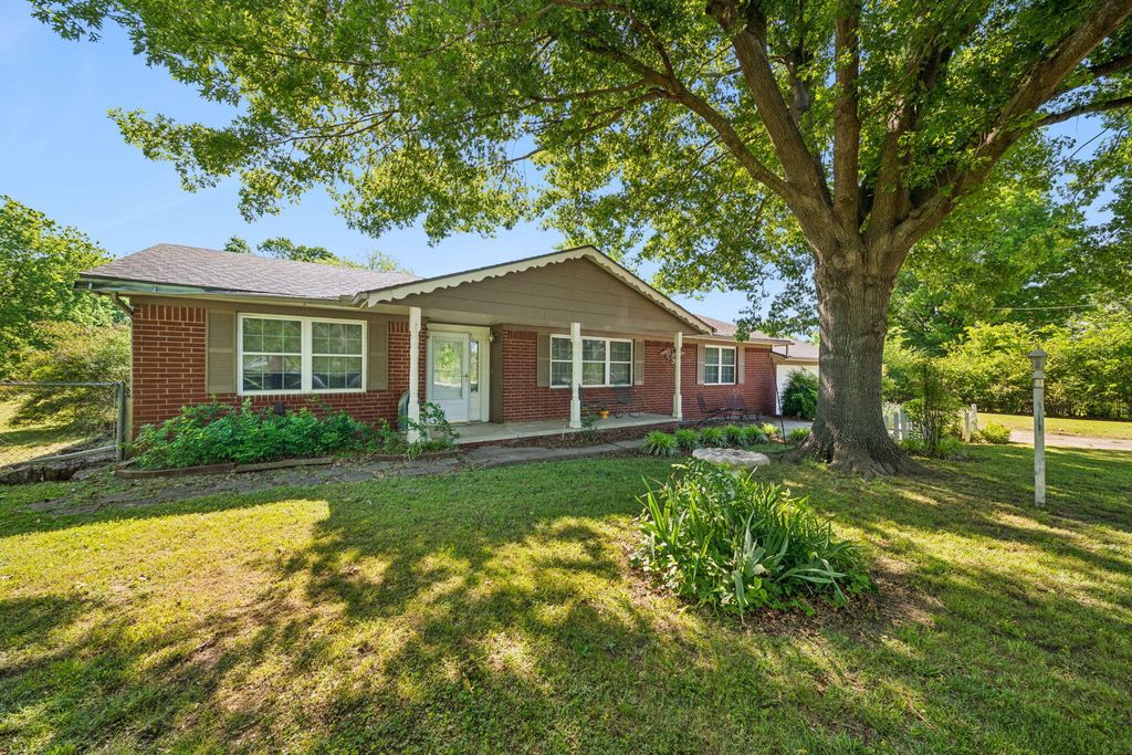 758 Summer Lane, Claremore, OK 74019