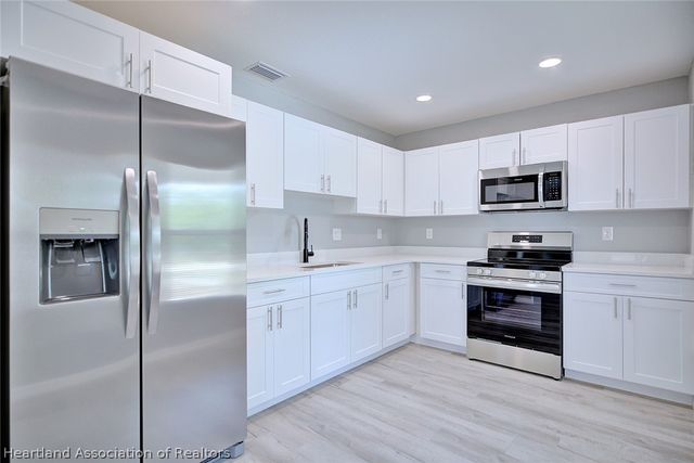 1460 Aleutian Street NE, Lake Placid, FL 33852