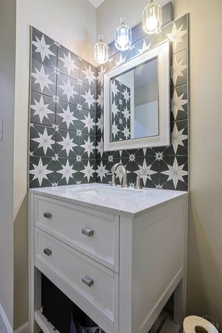 15 Old Orchard Lane, Monroe, OH 45050