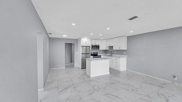 4681-4685 SW 43rd Terrace, Fort Lauderdale, FL 33314