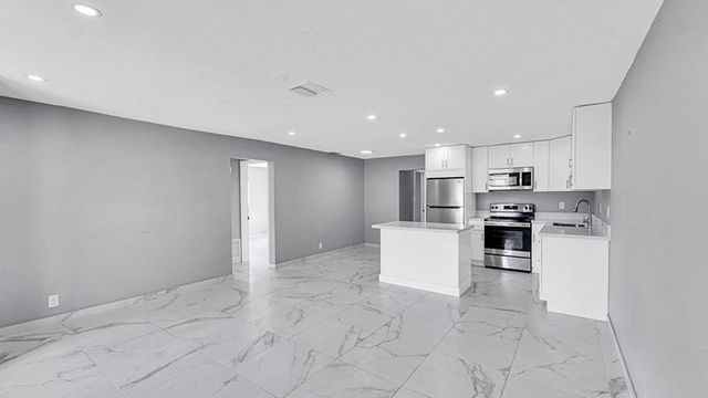 4681-4685 SW 43rd Terrace, Fort Lauderdale, FL 33314