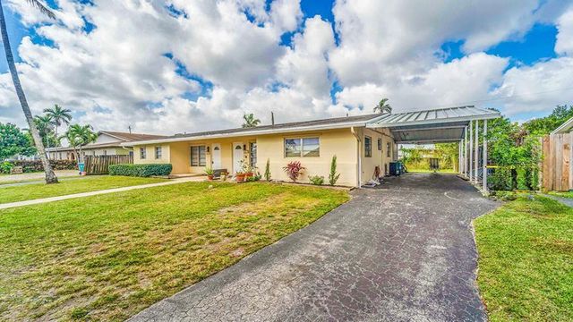 4681-4685 SW 43rd Terrace, Fort Lauderdale, FL 33314