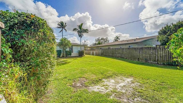 4681-4685 SW 43rd Terrace, Fort Lauderdale, FL 33314