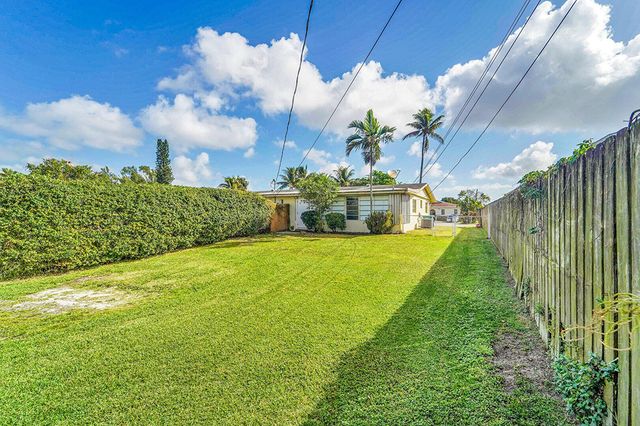 4681-4685 SW 43rd Terrace, Fort Lauderdale, FL 33314