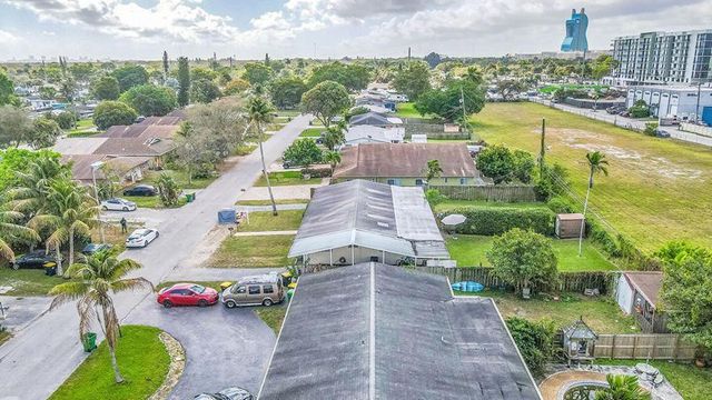 4681-4685 SW 43rd Terrace, Fort Lauderdale, FL 33314