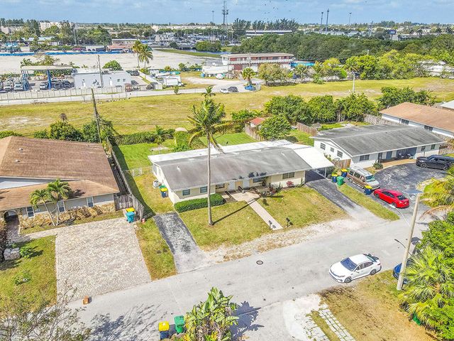 4681-4685 SW 43rd Terrace, Fort Lauderdale, FL 33314