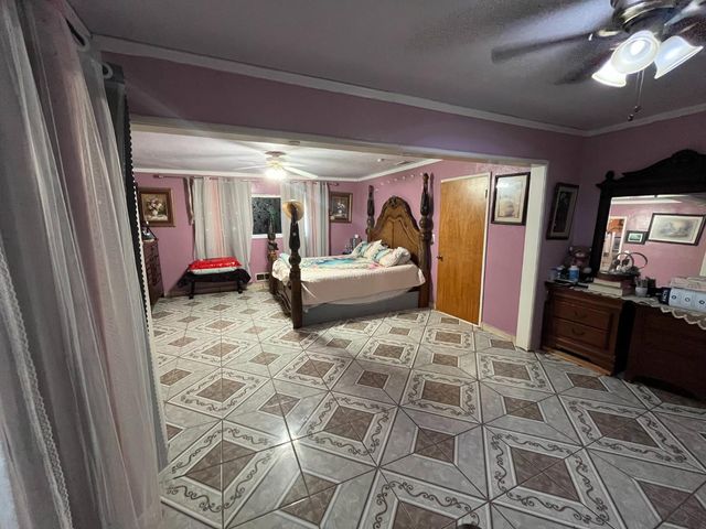 220 W Wayside Drive, Dinuba, CA 93618