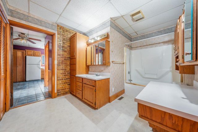 541 MT VERNON STREET, Oshkosh, WI 54901