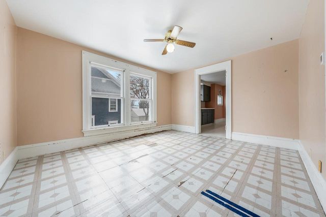 541 MT VERNON STREET, Oshkosh, WI 54901