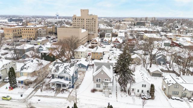 541 MT VERNON STREET, Oshkosh, WI 54901