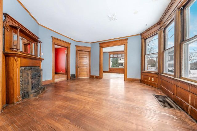 541 MT VERNON STREET, Oshkosh, WI 54901