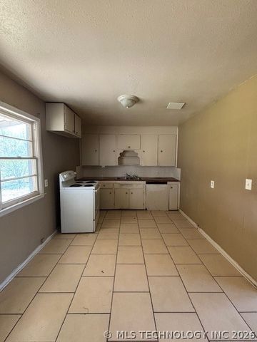 425 S 66th East Avenue, Tulsa, OK 74112