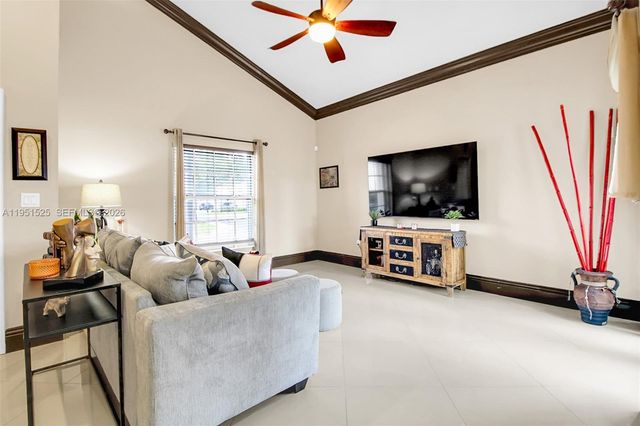 12797 NW 13th St, Sunrise, FL 33323