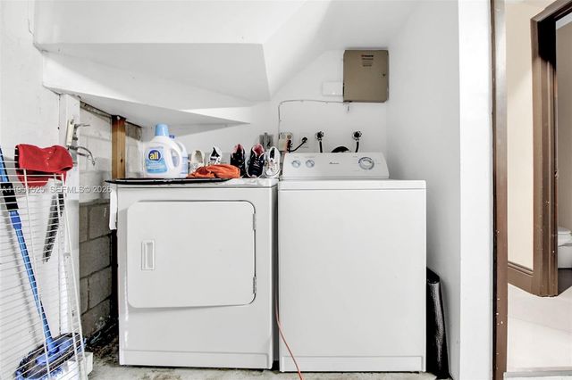 12797 NW 13th St, Sunrise, FL 33323