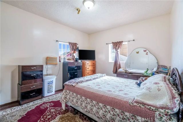 1340 W 25th, Los Angeles, CA 90007