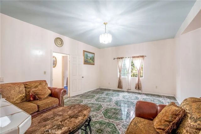 1340 W 25th, Los Angeles, CA 90007