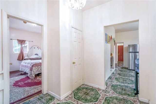 1340 W 25th, Los Angeles, CA 90007