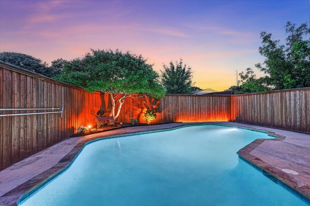 2713 Esquire Lane, Garland, TX 75044
