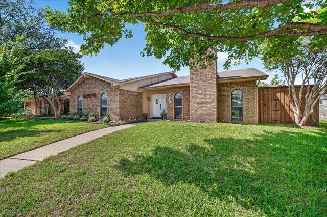 2713 Esquire Lane, Garland, TX 75044