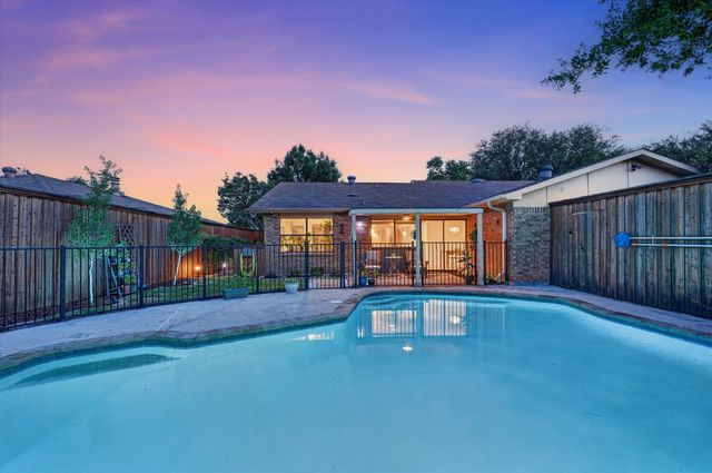 2713 Esquire Lane, Garland, TX 75044