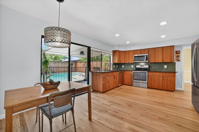 2713 Esquire Lane, Garland, TX 75044