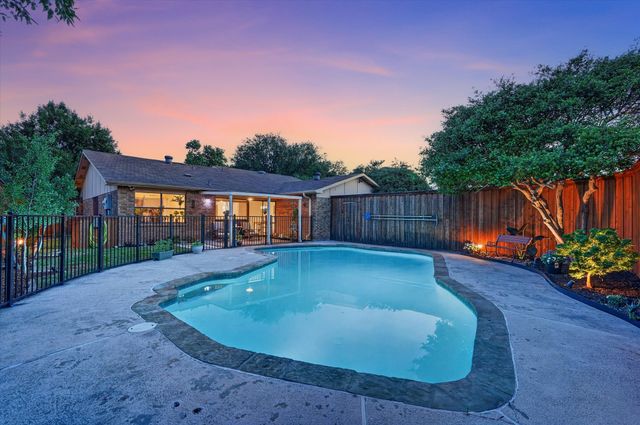 2713 Esquire Lane, Garland, TX 75044