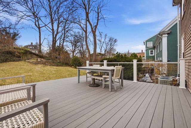 5 Pickett St, Beverly, MA 01915