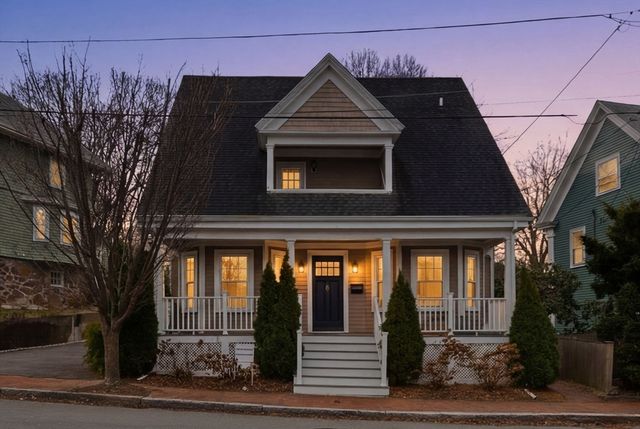 5 Pickett St, Beverly, MA 01915