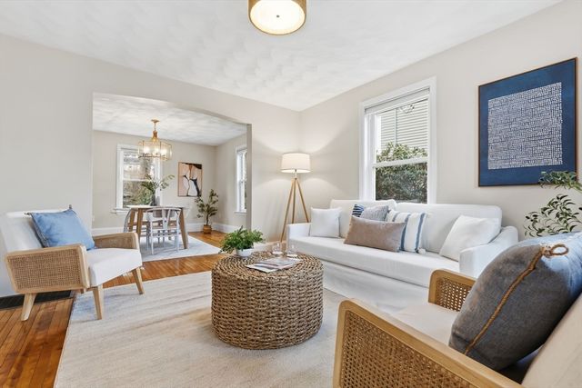 5 Pickett St, Beverly, MA 01915