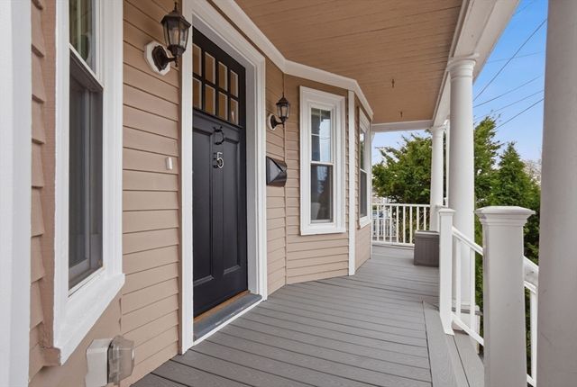 5 Pickett St, Beverly, MA 01915