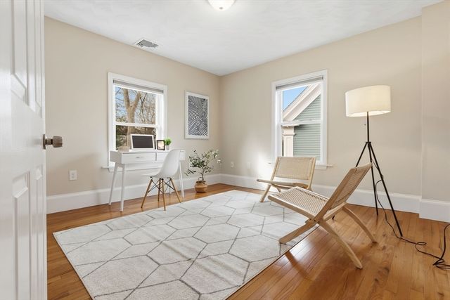 5 Pickett St, Beverly, MA 01915